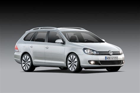 Volkswagen Golf VI grigia parcheggiata