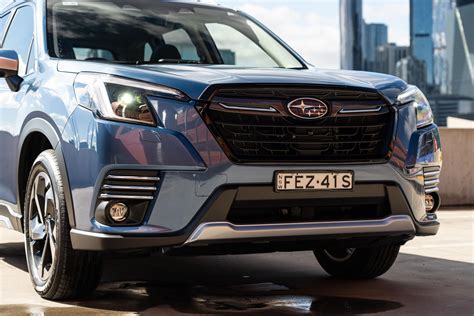 subaru forester anteriore restyling