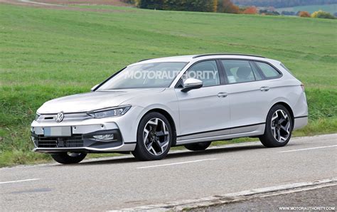 Volkswagen Passat Variant front view