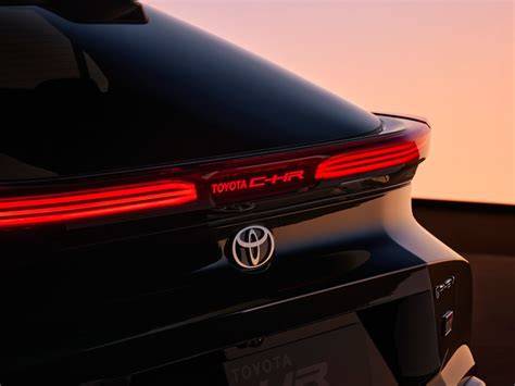 Dettaglio dei fari posteriori della Toyota C-HR restyling