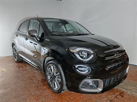 Fiat 500X con motore in evidenza
