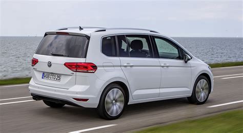Volkswagen Touran in città