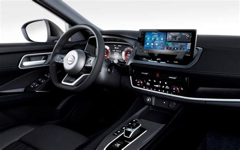 Interni Nissan Qashqai con sedili in pelle e tessuto