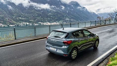 auto nuove con tecnologia avanzata