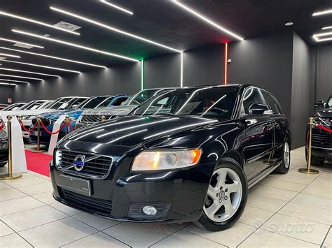 Grafico prezzi Volvo V50 usata per anno