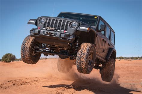 Jeep Wrangler in contesto off-road