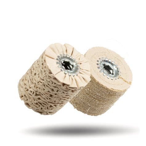 Dettaglio delle diverse ruote lucidanti (sisal, cotone cucito, cotone a piega libera) e dei composti
