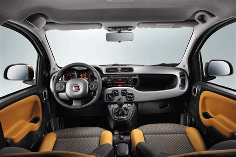 Interno Fiat Panda II con posizione airbag