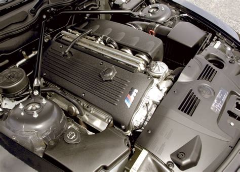 Dettaglio del motore S54B32 della BMW M3 E46