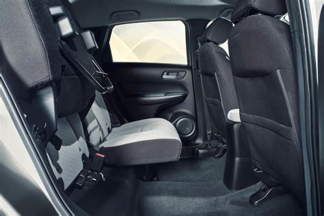 Interni Honda Jazz Hybrid con Magic Seats