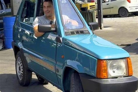 Andrea Marazzi con la sua Fiat Panda Stretta