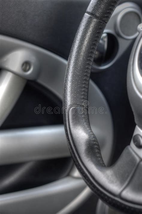 Primo piano di un volante di un'automobile