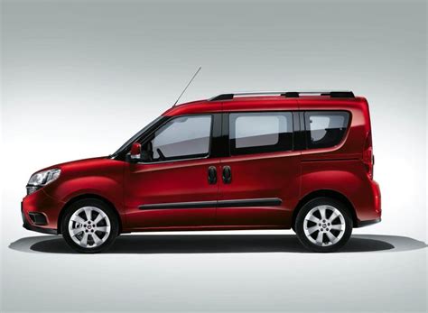 Vista laterale della seconda generazione del Fiat Doblò