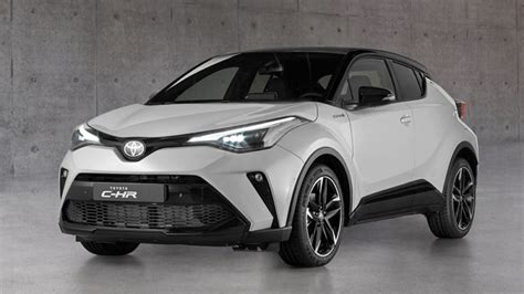 Toyota C-HR vista frontale