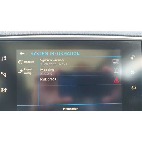 Interfaccia del sistema di navigazione Peugeot Connect Nav