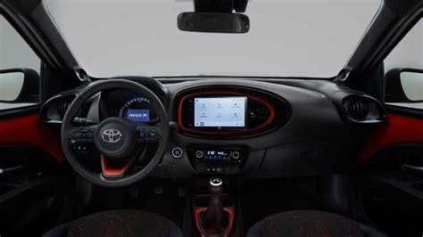 Interni Toyota Aygo con schermo multimediale
