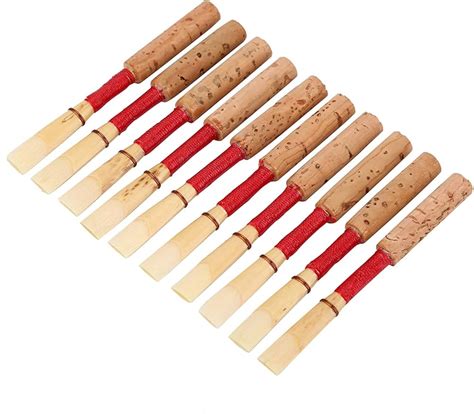 Primo piano di un'ancia doppia per oboe