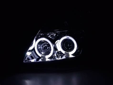 Fari anteriori con doppio anello halo per Subaru Impreza