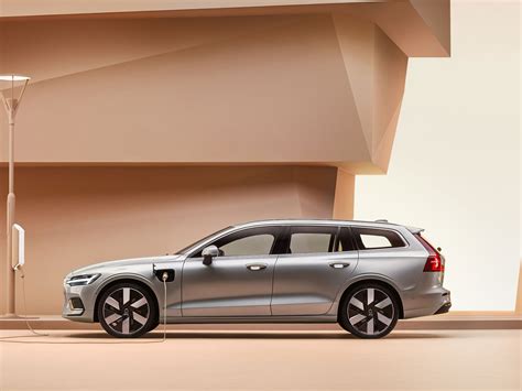 Volvo V60 profilo elegante