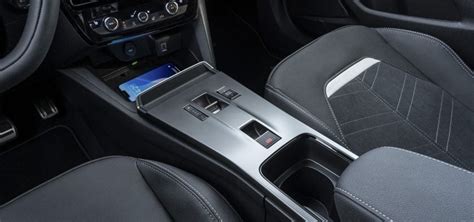 Interni Opel Mokka X con console centrale