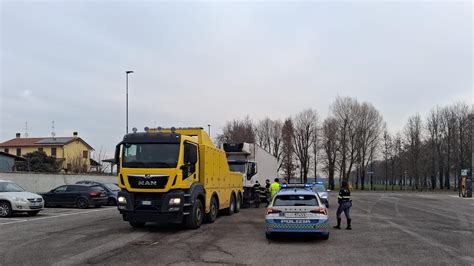 Mezzo di soccorso stradale