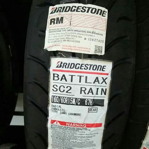Pneumatico Bridgestone SC2 Rain dettaglio drenaggio acqua
