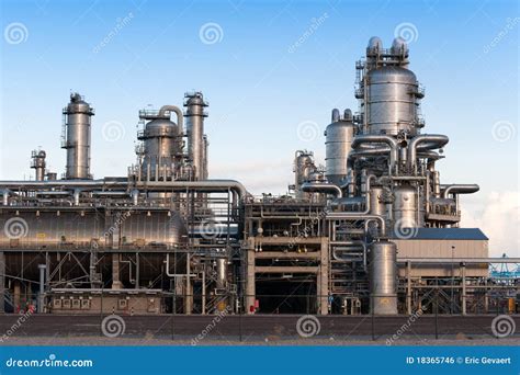 Raffineria di petrolio moderna