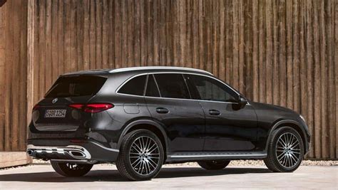 Mercedes-Benz GLC SUV con box da tetto