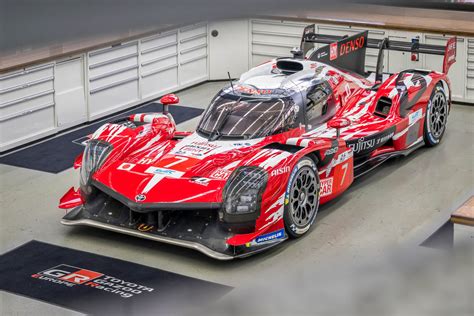 Toyota GR010 Hybrid in azione
