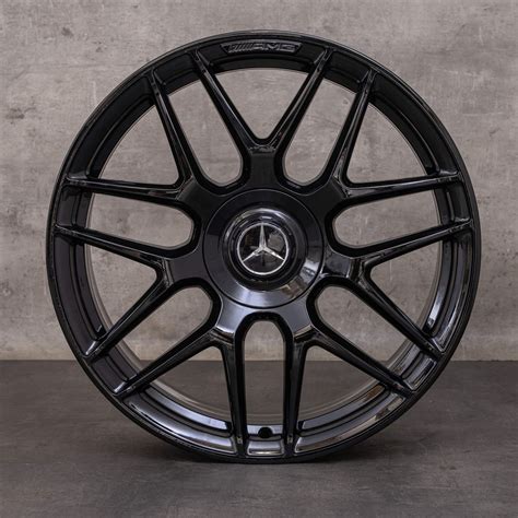 Dettaglio cerchi in lega AMG 19 pollici Mercedes SL 350