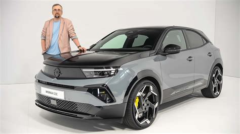 Grafico comparativo che mostra l'accelerazione da 0 a 100 km/h della Mokka GSE rispetto ai modelli standard