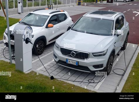 Veicoli elettrici Volvo in ricarica