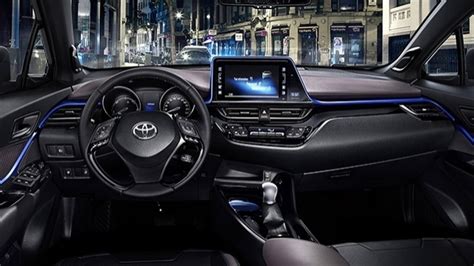 Toyota C-HR interni