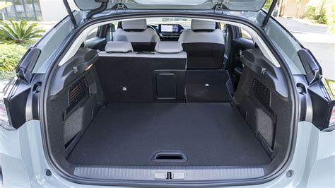 Schema delle dimensioni del bagagliaio della Citroën C5 X con sedili abbattuti