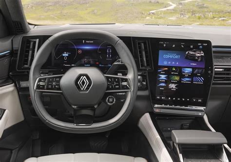 Renault Espace esterno e interni