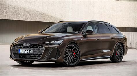 Audi A6 Avant 2025 in movimento su strada panoramica