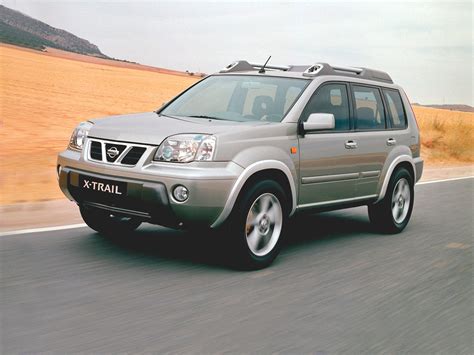 Nissan X-Trail T30 vista laterale