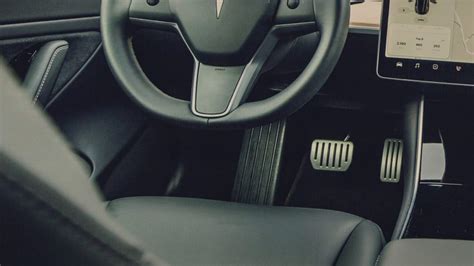 auto elettrica pedali