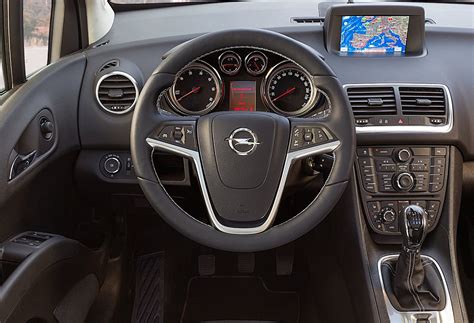 Interni Opel Meriva con visuale del parabrezza