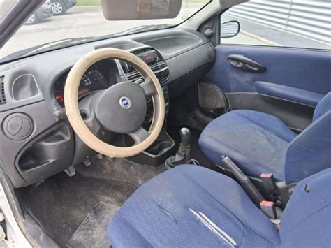 Interni di una Fiat Punto 3ª Serie