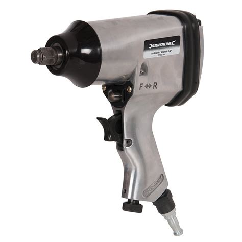 Avvitatore pneumatico Bosch in azione su un bullone
