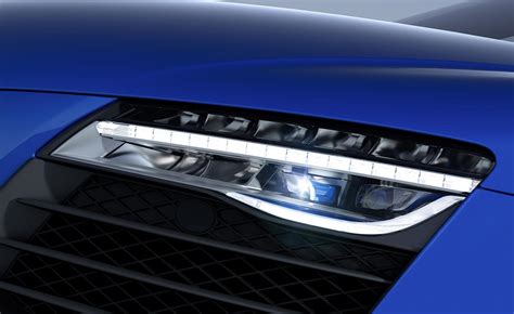 Audi R8 prima generazione con fari full LED