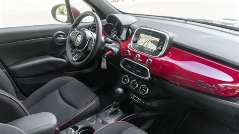 Interni Fiat 500X con plancia colorata