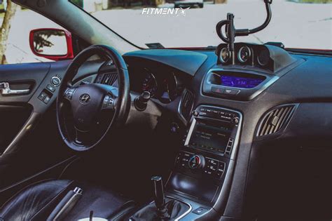 Interni Hyundai Coupé con cruscotto sportivo