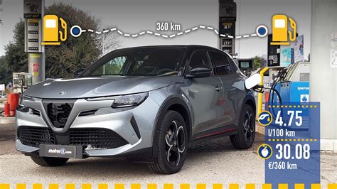 Grafico comparativo dei consumi reali dell'Alfa Romeo Junior Ibrida e Q4