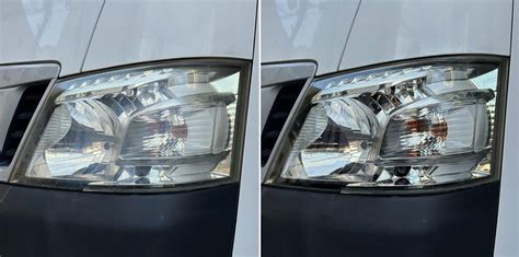 Immagine che mostra il processo di pulizia dei fari di un'auto