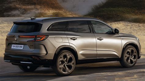 Immagine della Renault Espace originale, mostrando il suo design innovativo