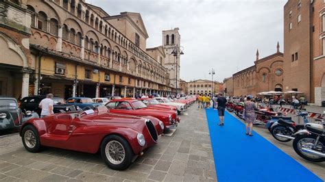 Auto storiche in esposizione