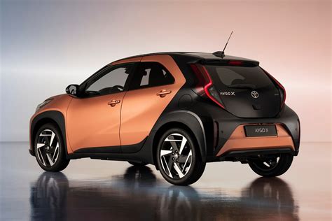 Toyota Aygo X di profilo