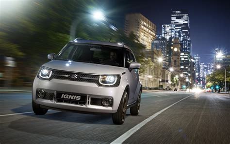 Suzuki Ignis in un ambiente urbano